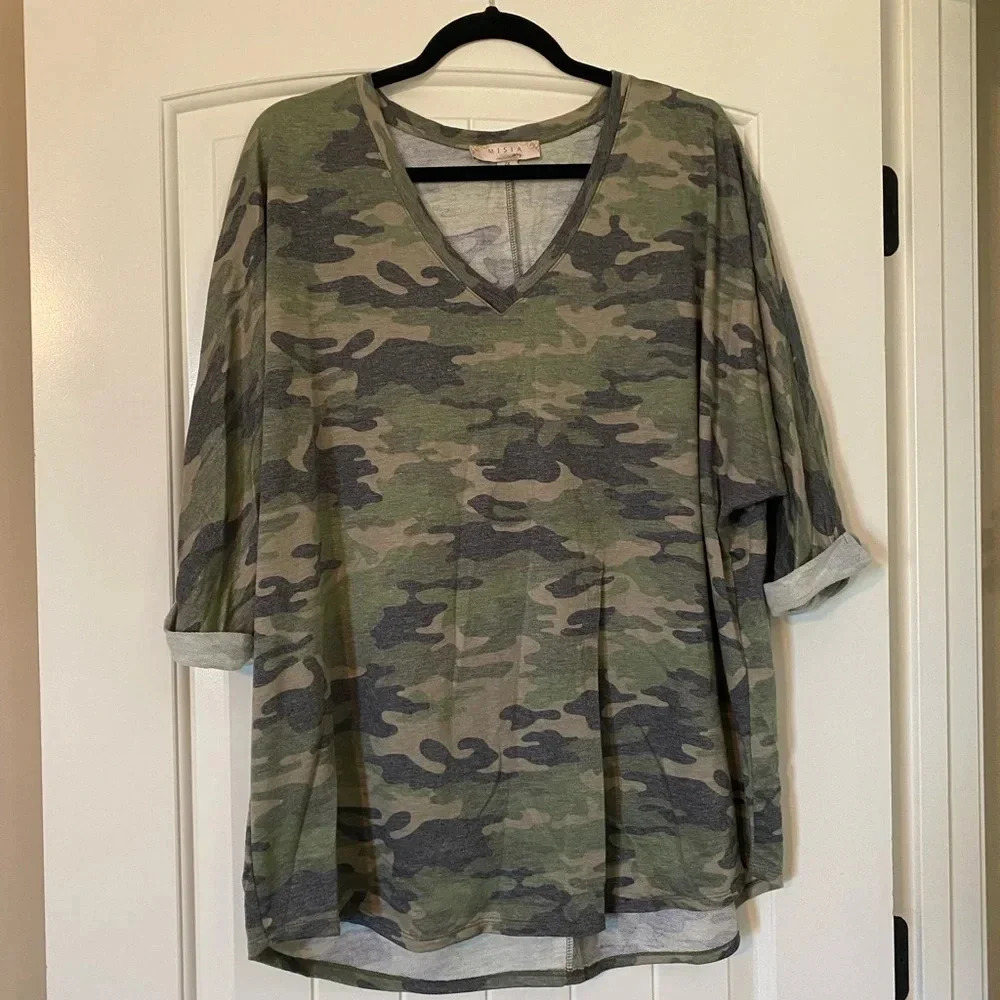 Misia Camouflage Print VNeck Top. 3/4 Length Sleeves. Looks great with jeans! 2X